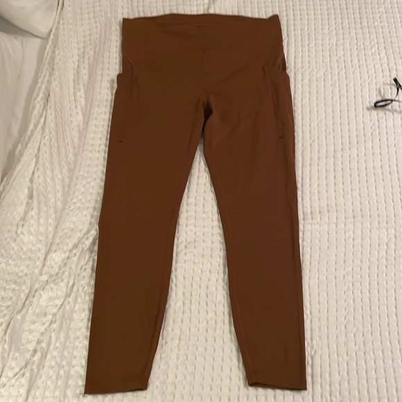 Lululemon Power Thru High-Rise 25” leggings - Picture 2 of 9